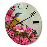 PROIZVODNJA 'Mala žuta ptica u blizini gnijezda sa ružičastim tradicionalnim drvenim zidnim zidom cvijeća